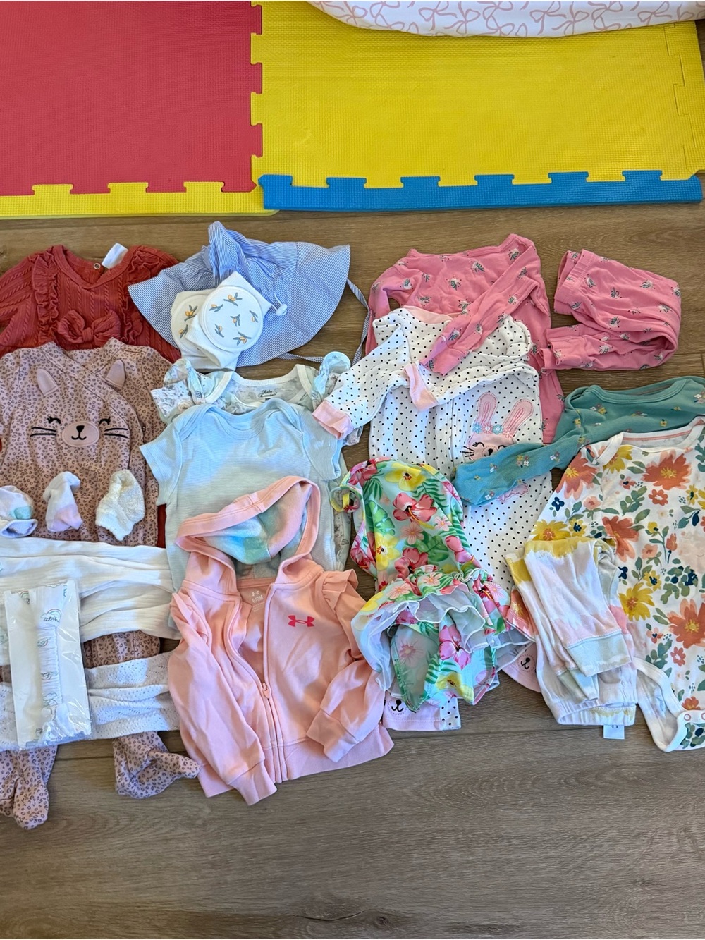 Baby girl size 9-12 Month bundle